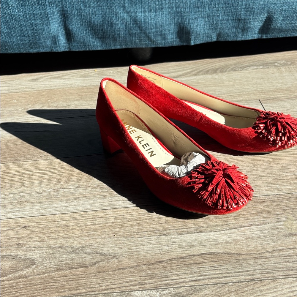 Anne Klein genuine calf, skin size 7 1/2 chunk heel pumps Red never worn - Picture 2 of 8